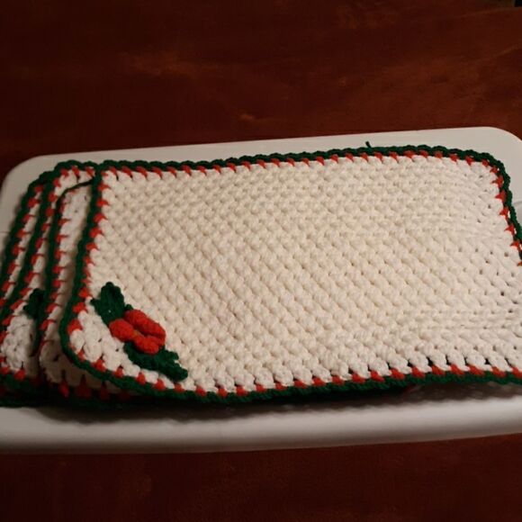Set of Crocheted Placemats. - Picture 1 of 3